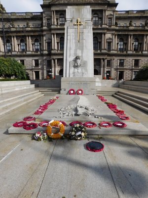 Originally built to commemorate Glaswegians killed in WW1, it now also commemorates those who lost their lives in WW2.