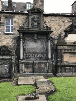 The Kirkyard contains the graves of poet William McGonagall, chemist Joseph Black & philanthropist Mary Erskine(among many more)