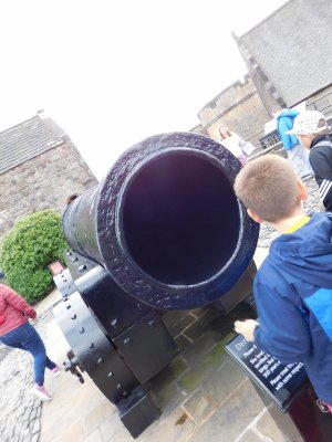 Mons Meg weighs 15,366 pounds, is 15 feet (4.6 m) in length, and has a calibre of 20 inches