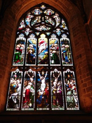 Jesus ascends into heaven in the east window by Ballantine & Son (1877)