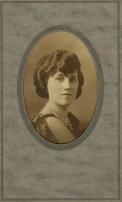 71 Edith Gardner 1923.jpg