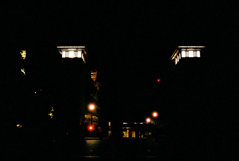 berkeley_north_gate_night_12-2-2005-17.jpg