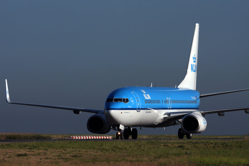 KLM BOEING 737 800 CDG RF IMG_5797.jpg