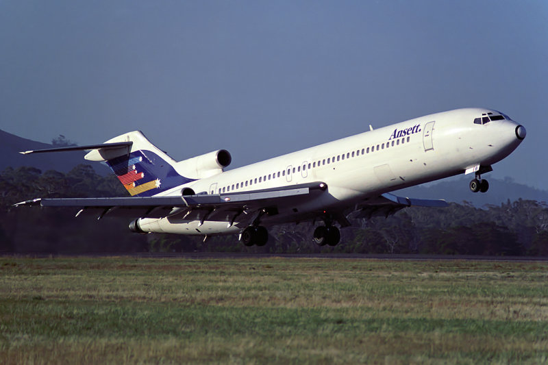 ANSETT BOEING 727 200 HBA RF 070 36.jpg