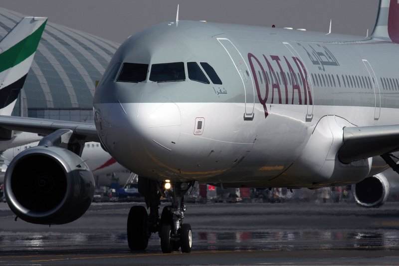 QATAR AIRBUS A321 DXB RF IMG_0996.jpg