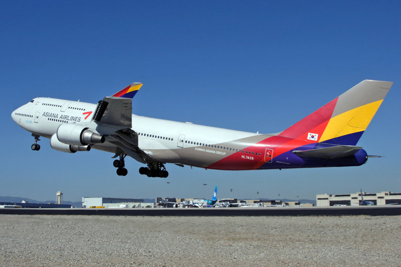 ASIANA BOEING 747 400 LAX RF IMG_3271.jpg