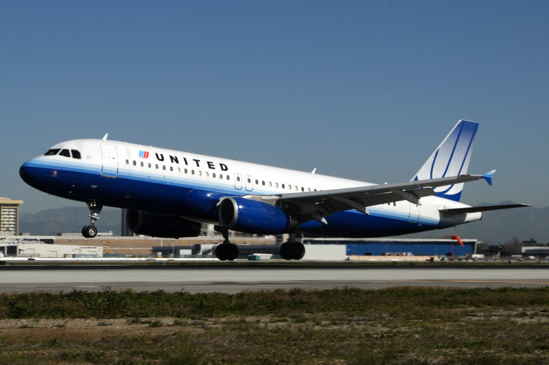 UNITED AIRBUS A320 LAX RF IMG_3090.jpg