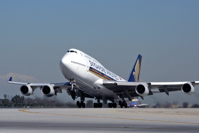 SINGAPORE AIRLINES BOEING 747 400 LAX RF IMG_3370.jpg