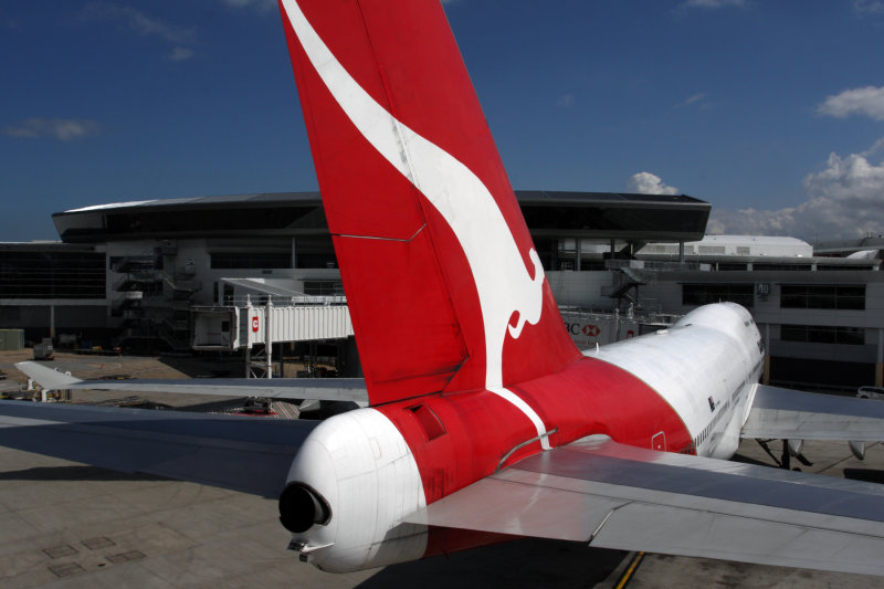 QANTAS BOEING 747 400 SYD RF IMG_2006.jpg