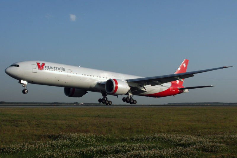 V AUSTRALIA BOEING 777 300ER BNE RF IMG_5788.jpg