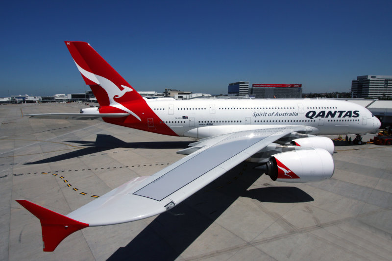 QANTAS AIRBUS A380 SYD RF IMG_6214.jpg