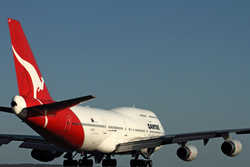 QANTAS BOEING 747 400 SYD RF IMG_0336.jpg