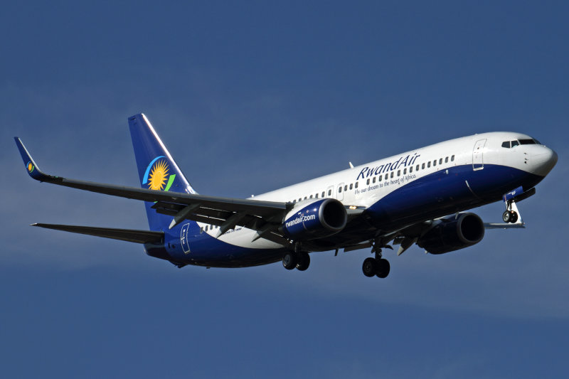 RWANDAIR BOEING 737 800 JNB RF IMG_4570.jpg