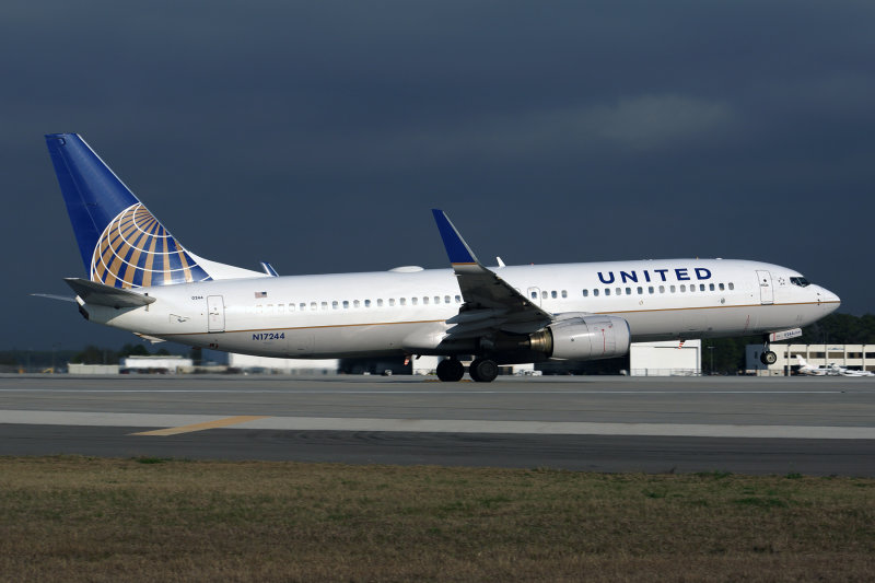 UNITED BOEING 737 800 IAH RF 5K5A8986.jpg