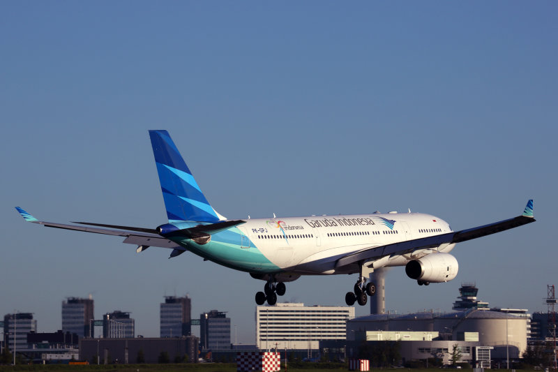 GARUDA INDONESIA AIRBUS A330 200 AMS RF 5K5A1589.jpg