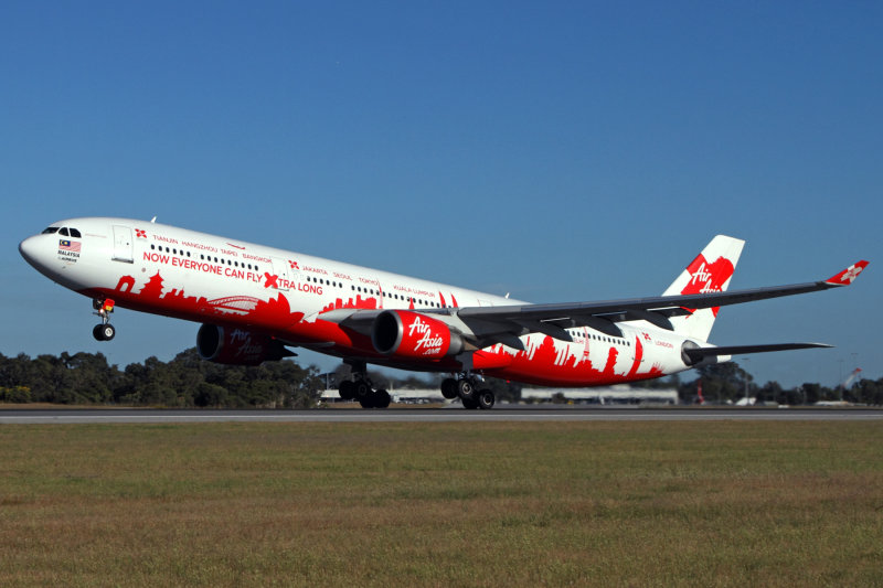 AIR ASIA X AIRBUS A330 300 PER RF 15000 IMG_0323.jpg