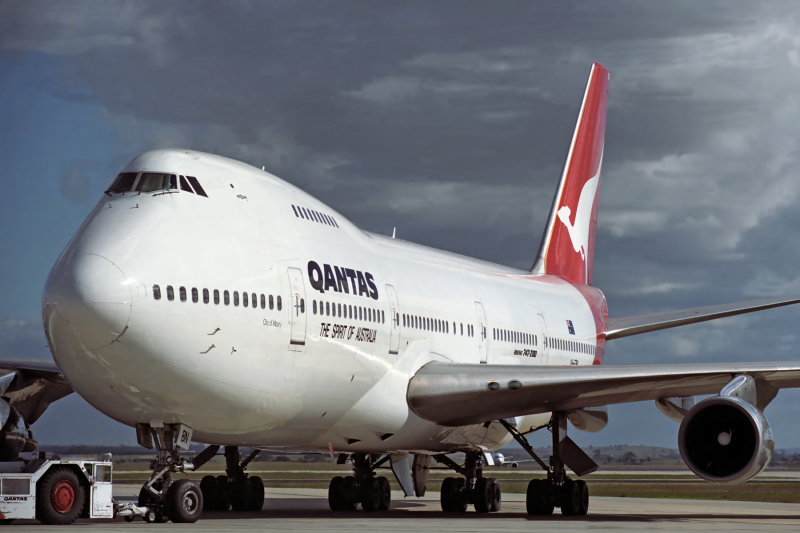 QANTAS BOEING 747 200 MEL RF 286 16.jpg