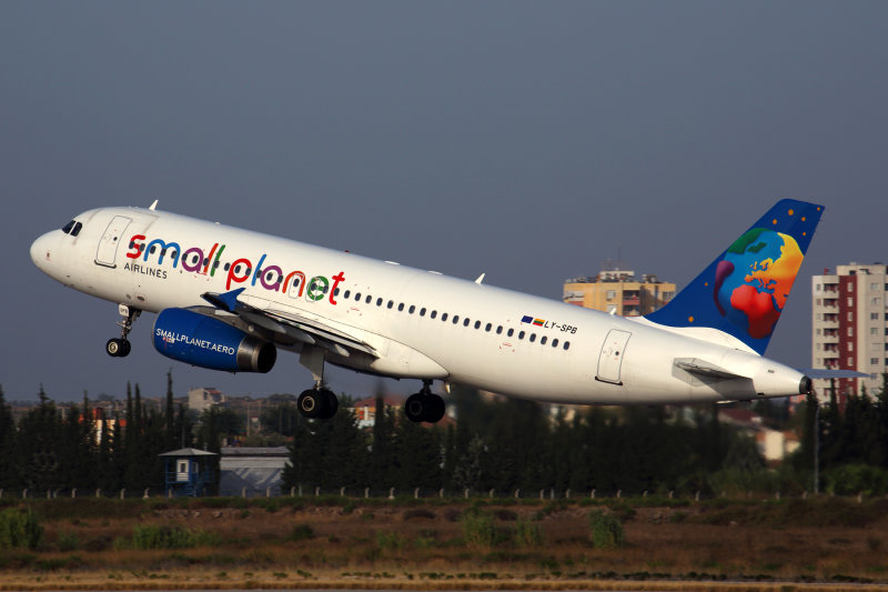 SMALL PLANET AIRLINES AIRBUS A320 AYT RF 5K5A6039.jpg