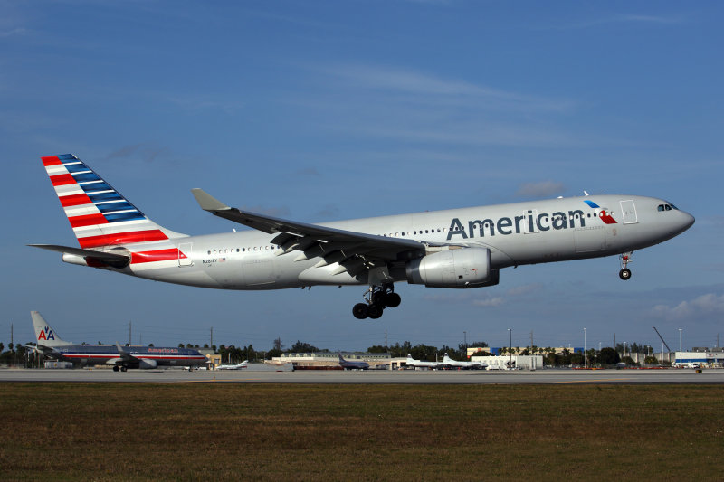 AMERICAN AIRBUS A330 200 MIA RF 5K5A6182.jpg