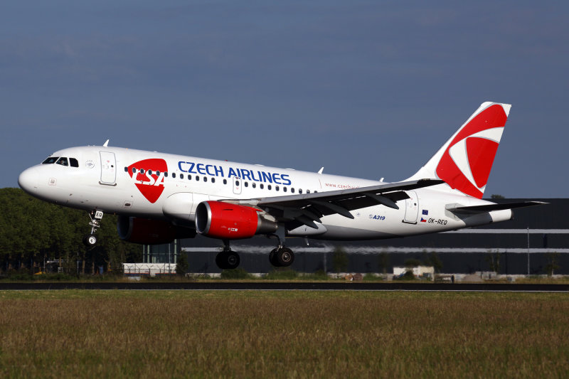 CSA CZECH AIRLINES AIRBUS A319 AMS RF 5K5A0208.jpg