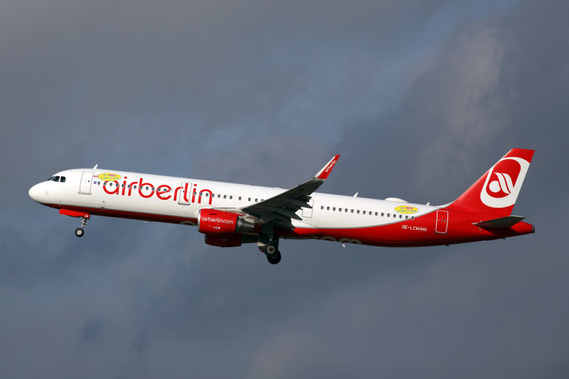 AIR BERLIN AIRBUS A321 DUS RF 5K5A2577.jpg