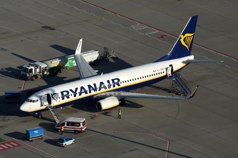 RYANAIR_BOEING_737_800_BUD_RF_5K5A4464.jpg