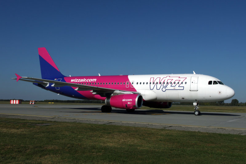 WIZZ_AIRBUS_A320_BUD_RF_IMG_9190.jpg