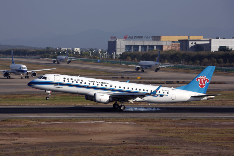 CHINA_SOUTHERN_EMBRAER_190_CAN_RF_5K5A9772.jpg