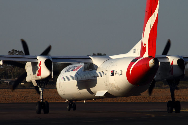 QANTAS_LINK_DASH_8_400_MQL_RF_IMG_9333.jpg