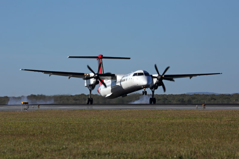 QANTAS_LINK_DASH_8_400_BNE_RF_5K5A0591.jpg