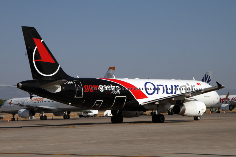 ONUR_AIR_AIRBUS_A319_AYT_RF_IMG_9657.jpg