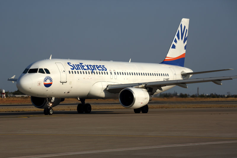 SUN_EXPRESS_AIRBUS_A320_AYT_RF_5K5A1563.jpg