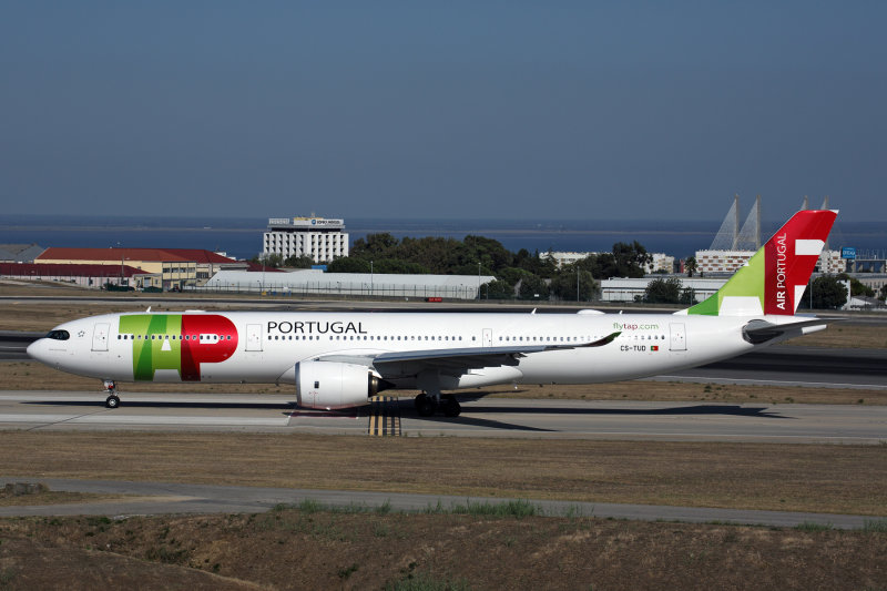 TAP_AIR_PORTUGAL_AIRBUS_A330-900_NEO_LIS_RF_5K5A2808.jpg