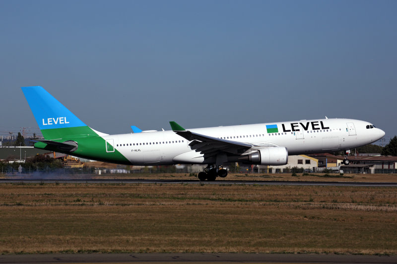 LEVEL_AIRBUS_A330_200_ORY_RF_5K5A3735.jpg