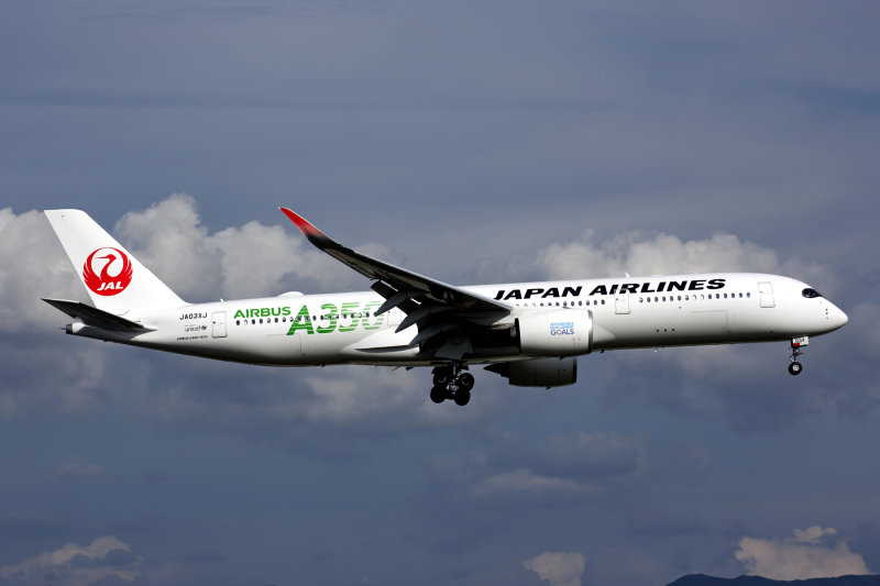JAPAN_AIRLINES_AIRBUS_A350_900_FUK_RF_5K5A0733.jpg