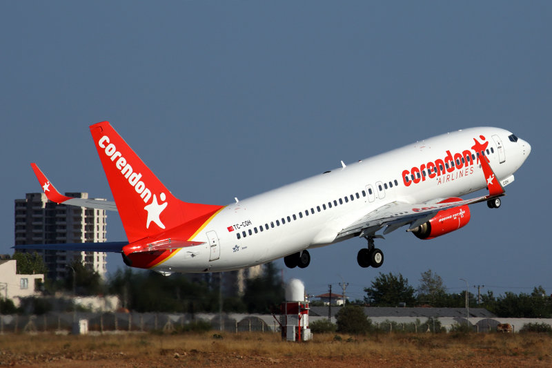 CORENDON_AIRLINES_BOEING_737_800_AYT_RF_5K5A0811.jpg