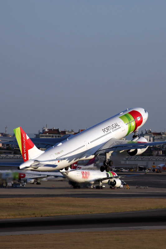 TAP AIR PORTUGAL AIRBUS A330 900s LIS RF 5K5A2956.jpg