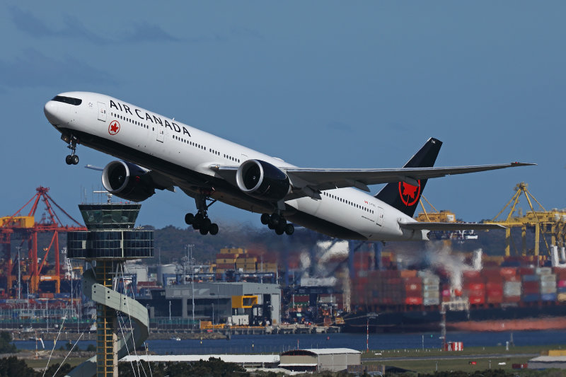 AIR CANADA BOEING 777 300ER SYD RF 002A7035.jpg