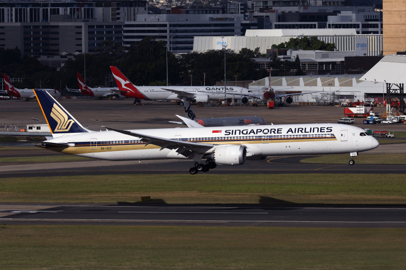 SINGAPORE AIRLINES BOEING 787 10 SYD RF 30000TH IMAGE 002A6924.jpg