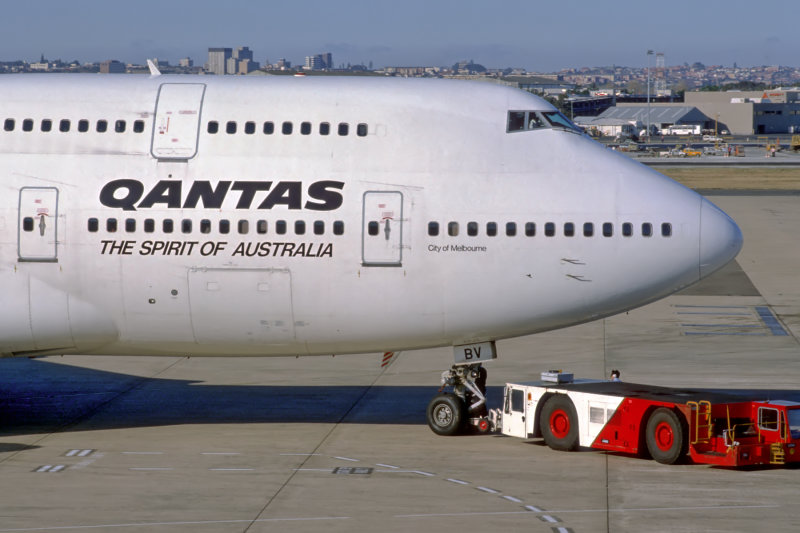 QANTAS BOEING 747 300 SYD RF IMG V50 3.jpg