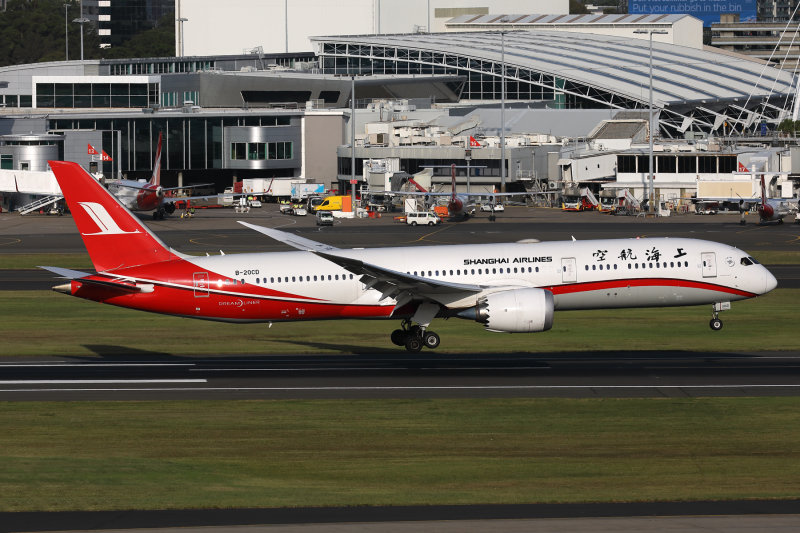 SHANGHAI  AIRLINES BOEING 787 9 SYD RF 002A8063.jpg