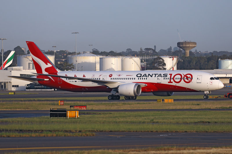 QANTAS BOEING 787 9 SYD RF 002A8189.jpg