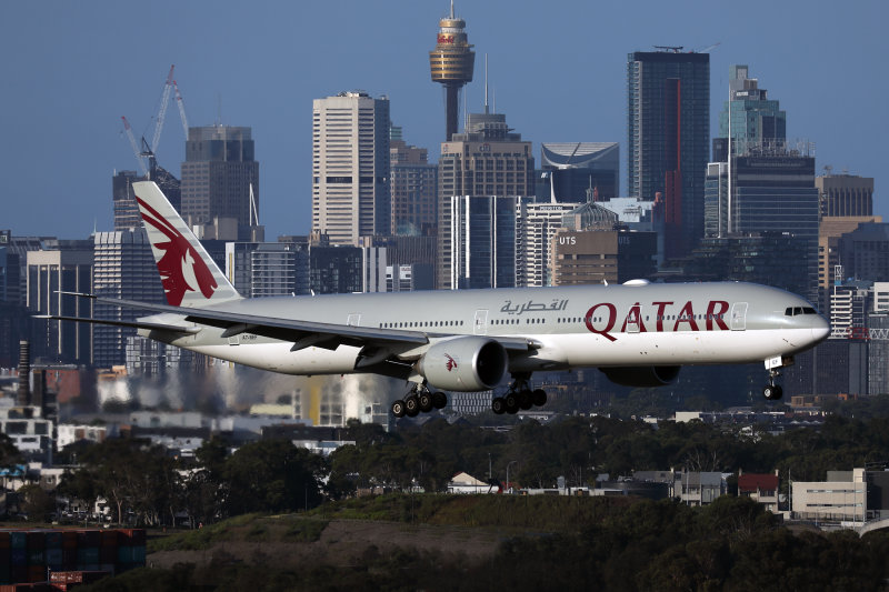 QATAR BOEING 777 300ER SYD RF 002A8096.jpg