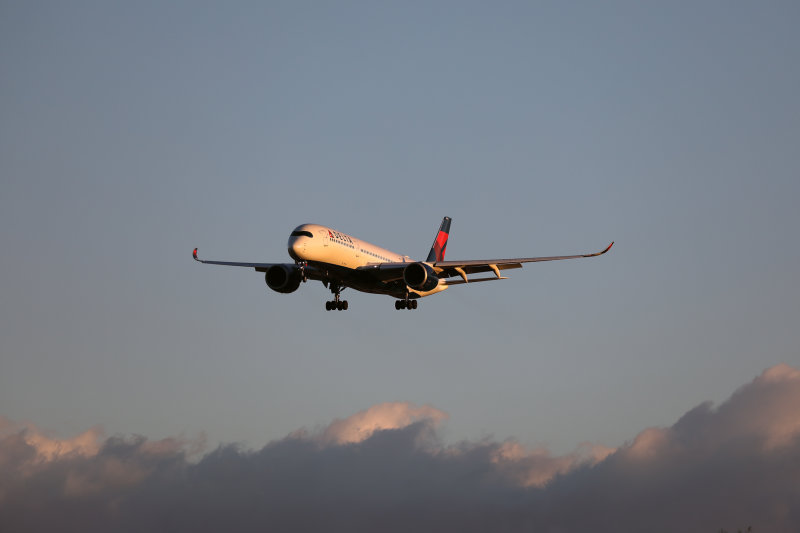 DELTA AIRBUS A350 900 SYD RF 002A9011.jpg