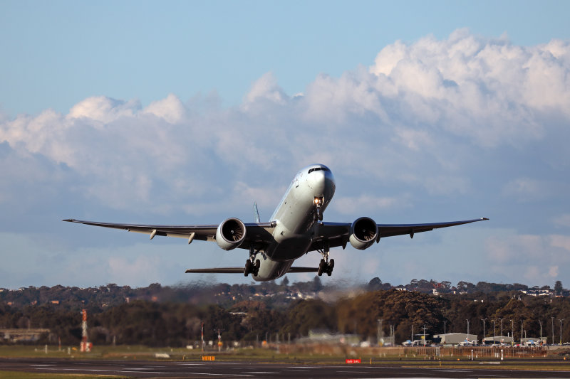 AIR CANADA BOEING 777 300ER SYD RF 002A9696.jpg