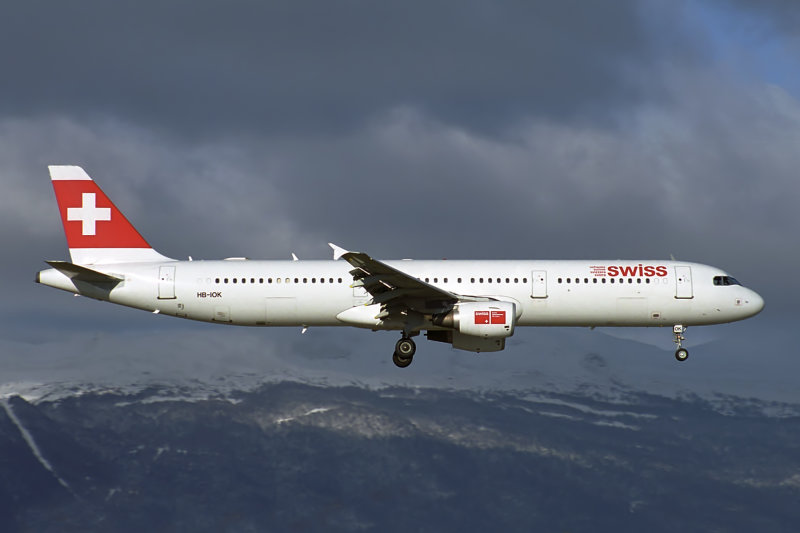 SWISS AIRBUS A321 GVA RF 1802 33 1.jpg