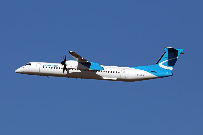 COBHAM DASH 8 400 PER RF 002A0151.jpg