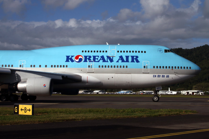 KOREAN AIR BOEING 747 400 CNS RF IMG_9566.jpg