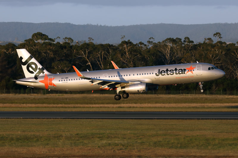 JETSTAR AIRBUS A321 HBA RF 002A0270.jpg