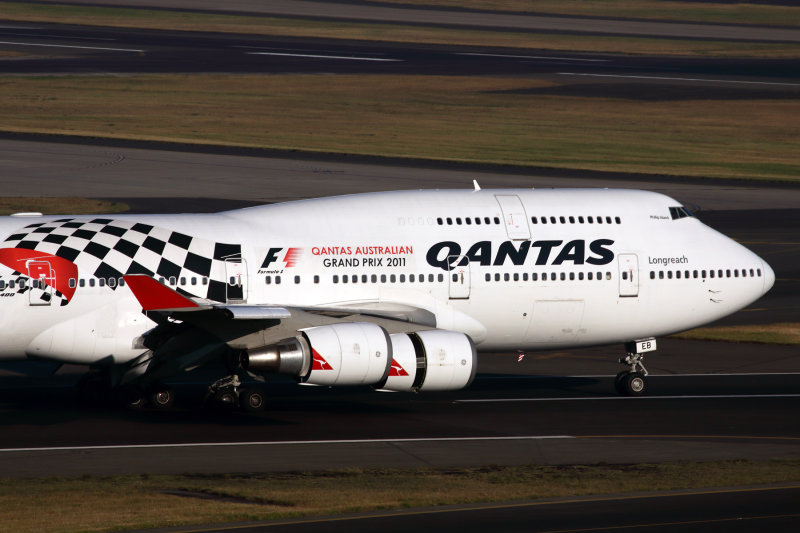 QANTAS BOEING 747 400 SYD RF VIMG_1119.jpg